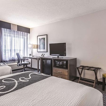 Готель La Quinta By Wyndham Hartford Bradley Airport Вінсор-Локс Екстер'єр фото
