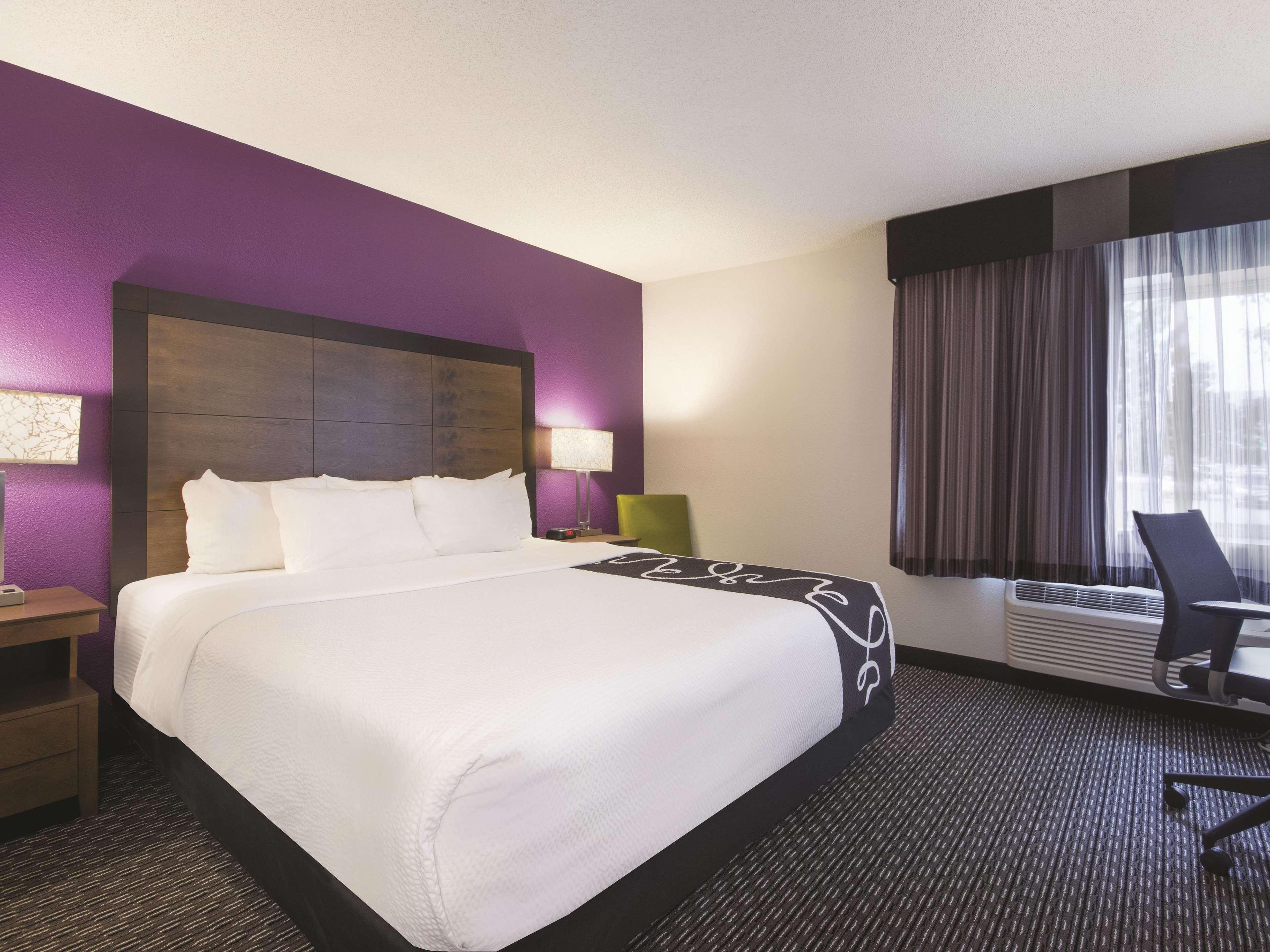 Готель La Quinta By Wyndham Hartford Bradley Airport Вінсор-Локс Екстер'єр фото