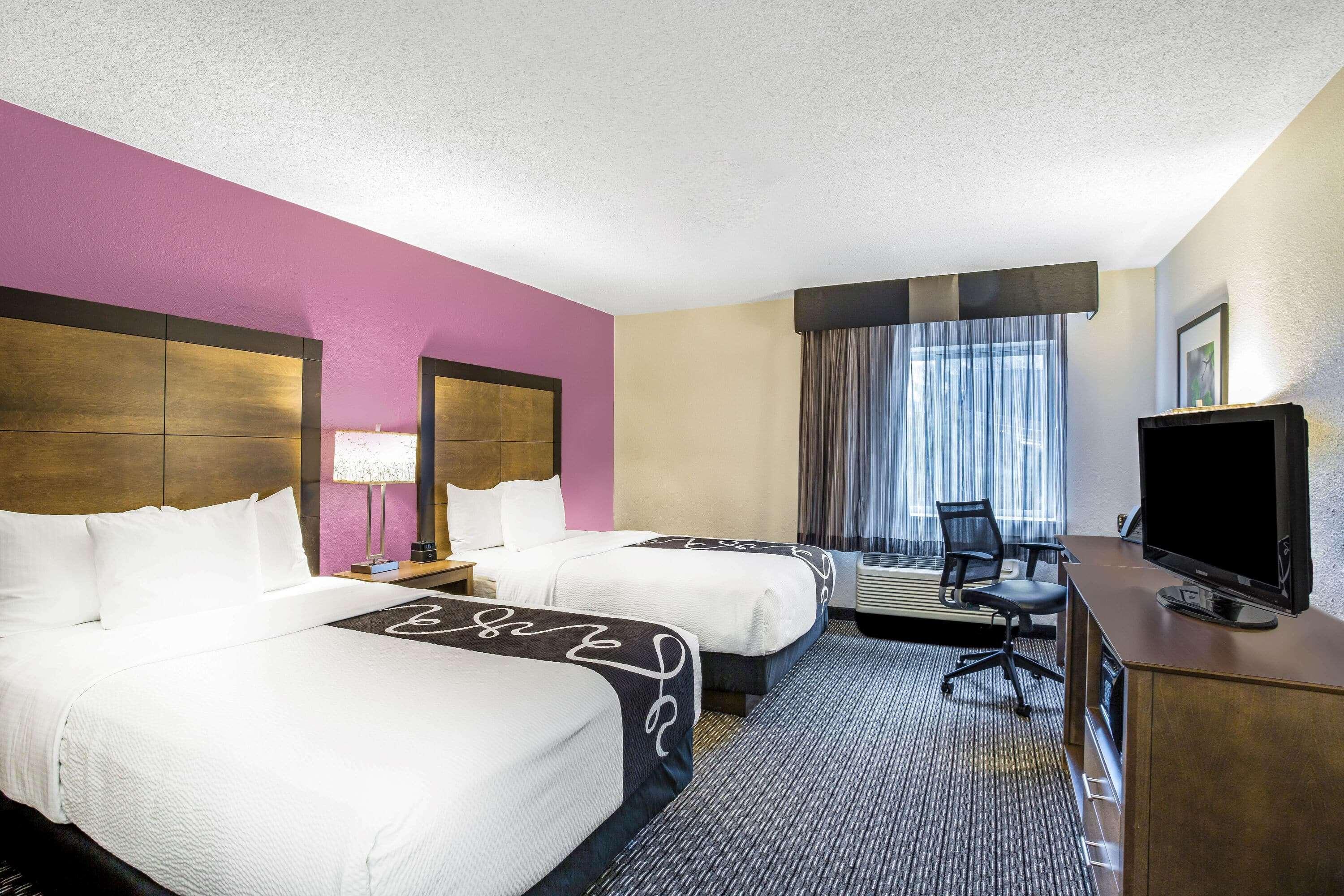 Готель La Quinta By Wyndham Hartford Bradley Airport Вінсор-Локс Екстер'єр фото