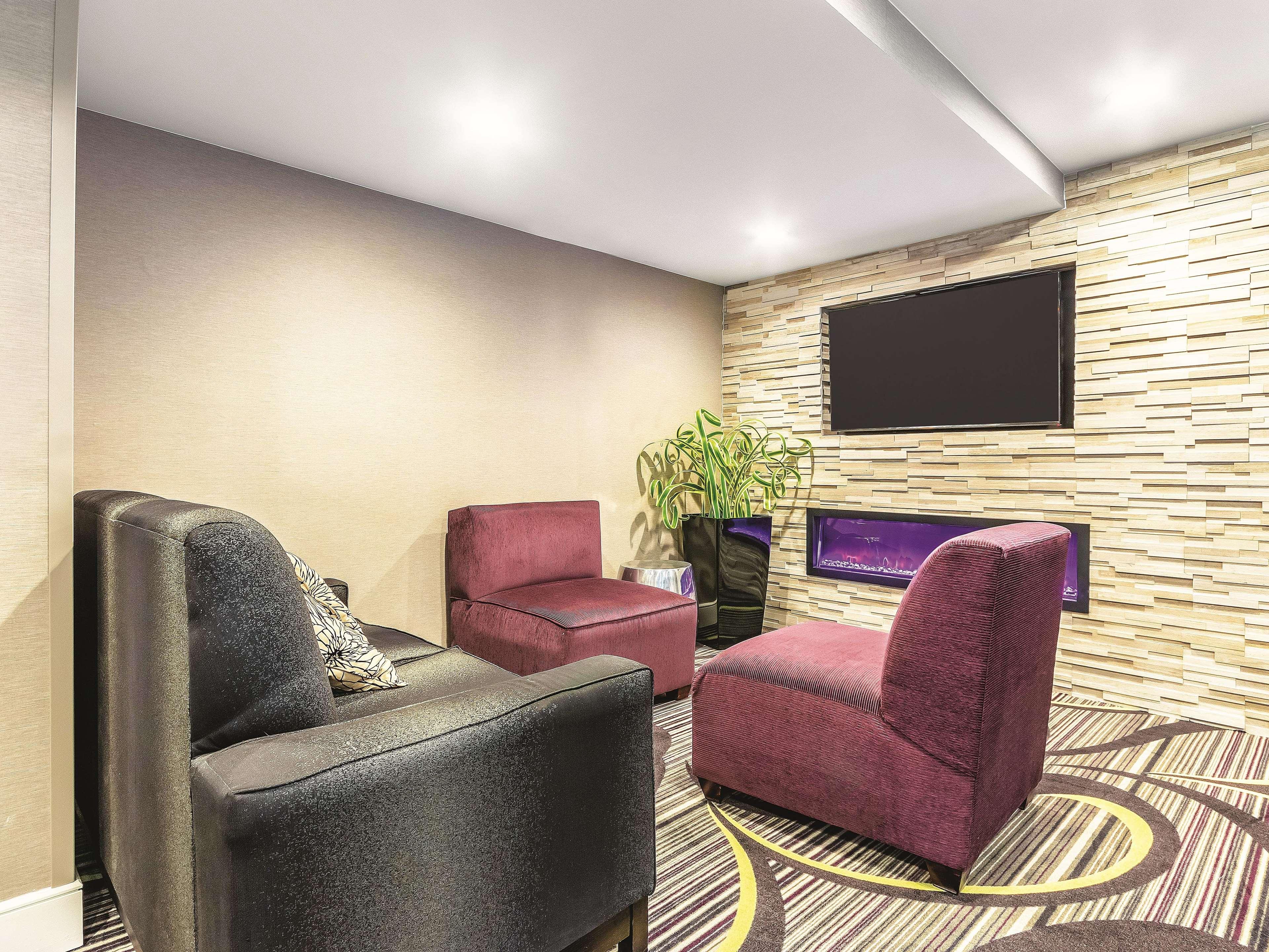 Готель La Quinta By Wyndham Hartford Bradley Airport Вінсор-Локс Екстер'єр фото