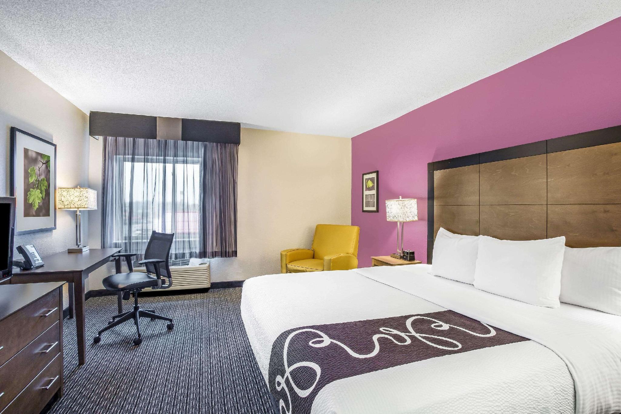 Готель La Quinta By Wyndham Hartford Bradley Airport Вінсор-Локс Екстер'єр фото