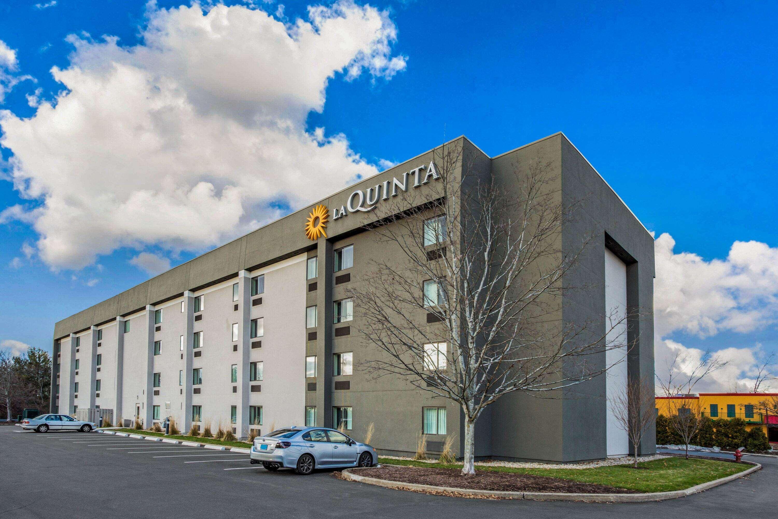 Готель La Quinta By Wyndham Hartford Bradley Airport Вінсор-Локс Екстер'єр фото