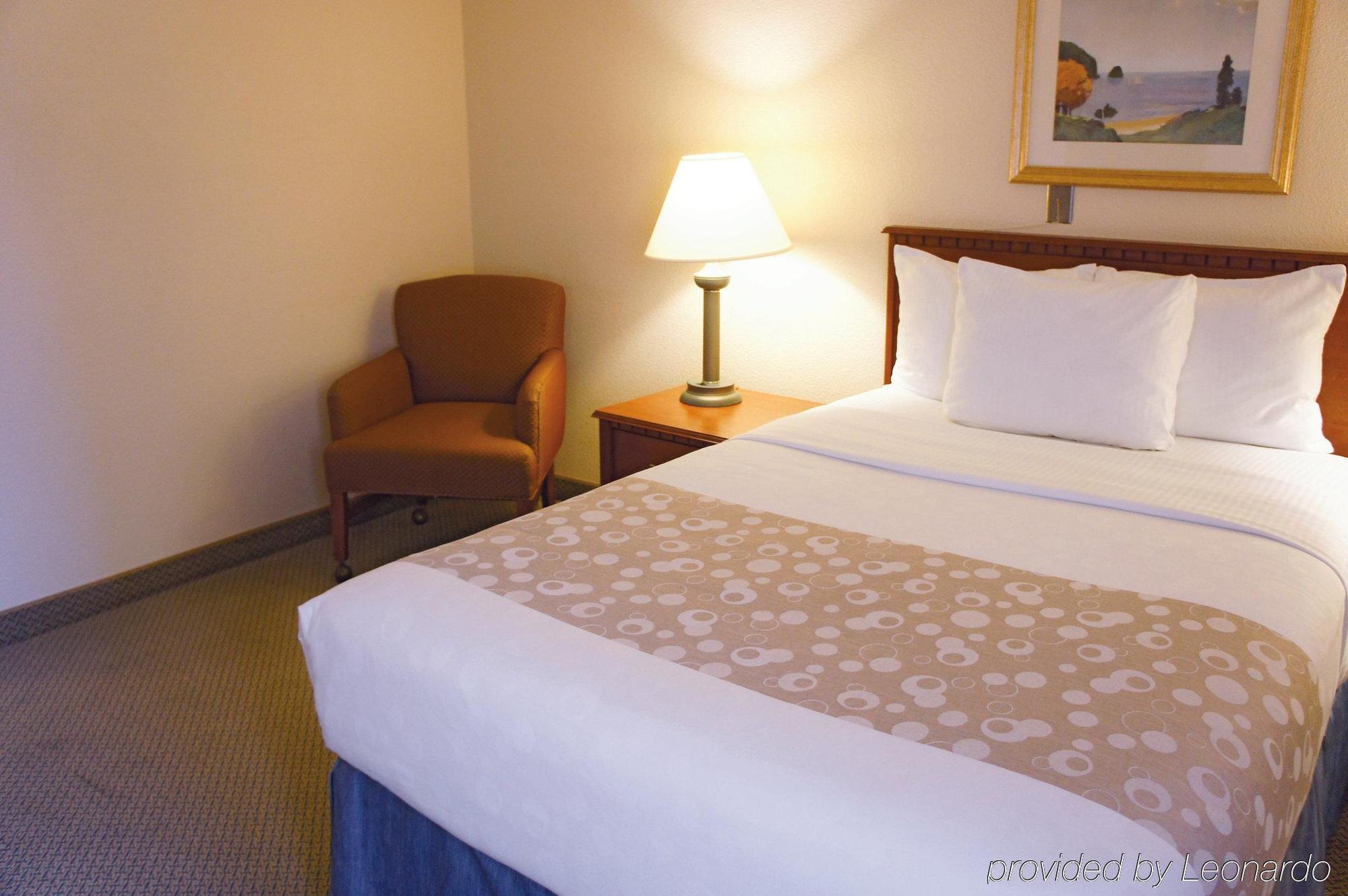 Готель La Quinta By Wyndham Hartford Bradley Airport Вінсор-Локс Екстер'єр фото