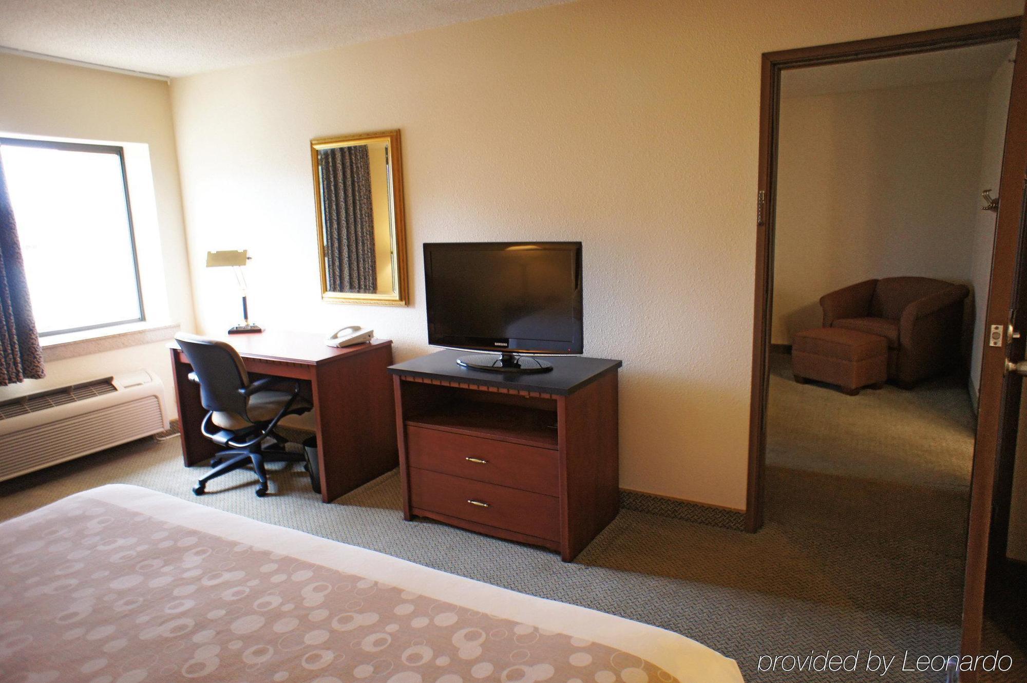 Готель La Quinta By Wyndham Hartford Bradley Airport Вінсор-Локс Екстер'єр фото