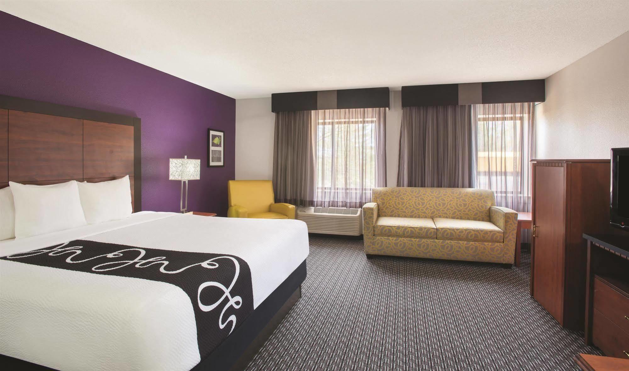 Готель La Quinta By Wyndham Hartford Bradley Airport Вінсор-Локс Екстер'єр фото