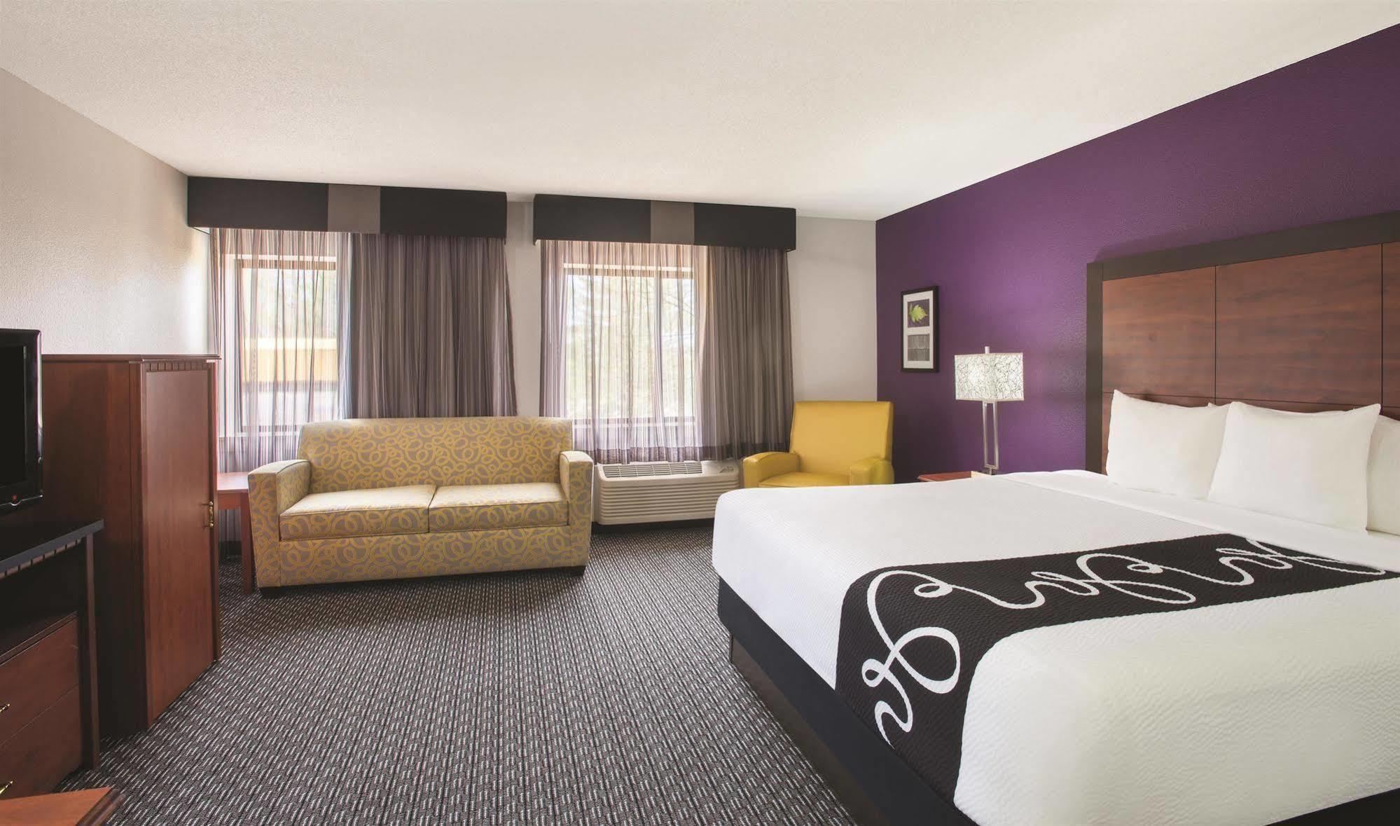 Готель La Quinta By Wyndham Hartford Bradley Airport Вінсор-Локс Екстер'єр фото