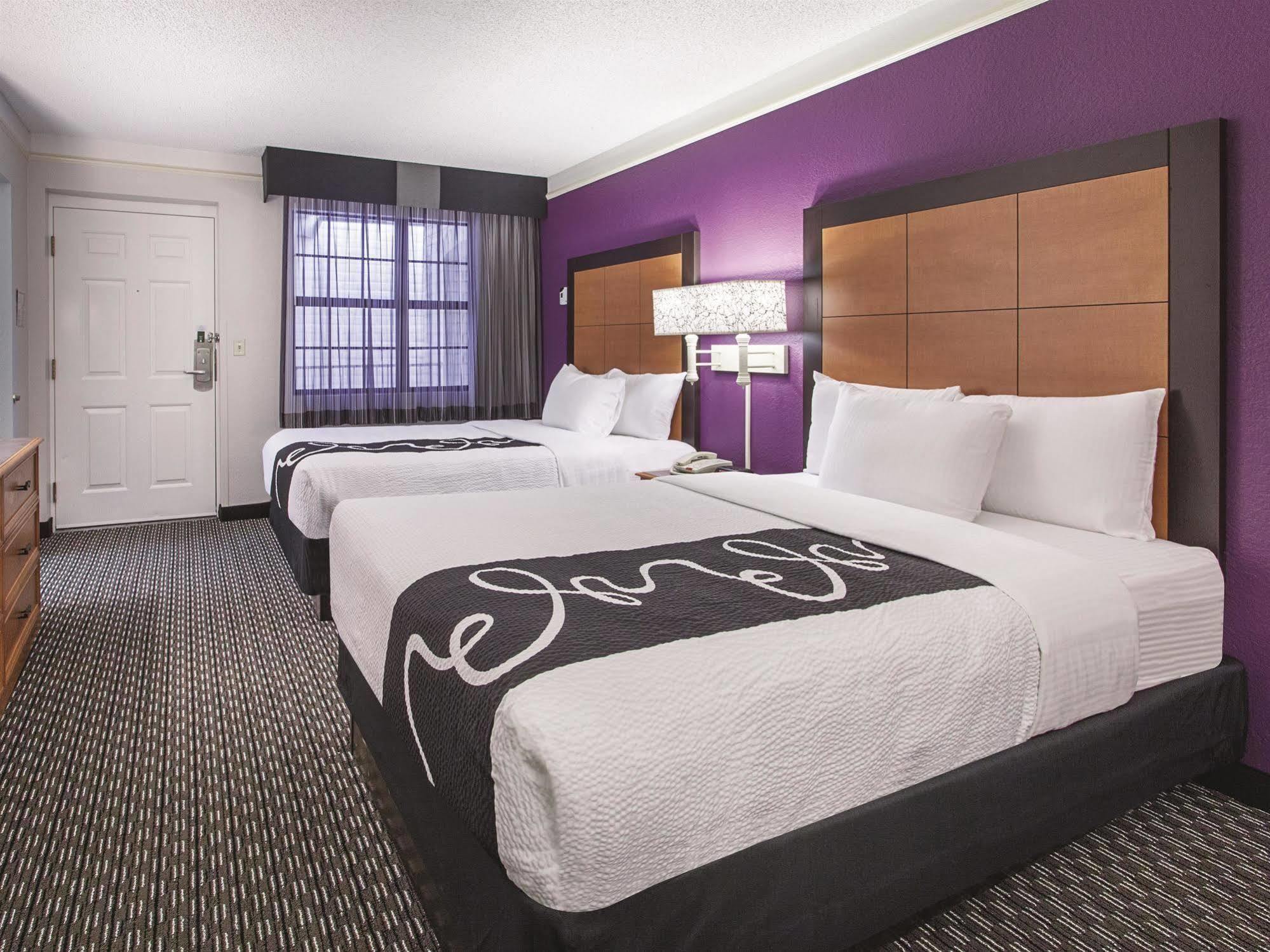 Готель La Quinta By Wyndham Hartford Bradley Airport Вінсор-Локс Екстер'єр фото