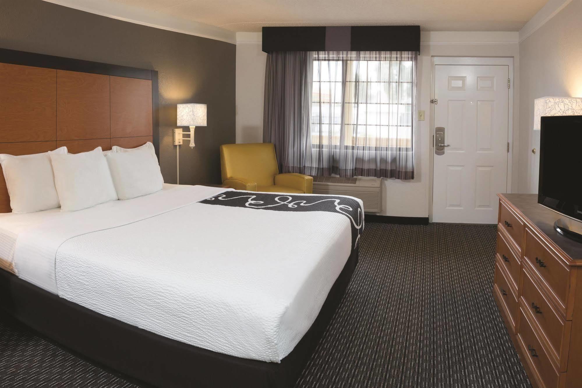 Готель La Quinta By Wyndham Hartford Bradley Airport Вінсор-Локс Екстер'єр фото