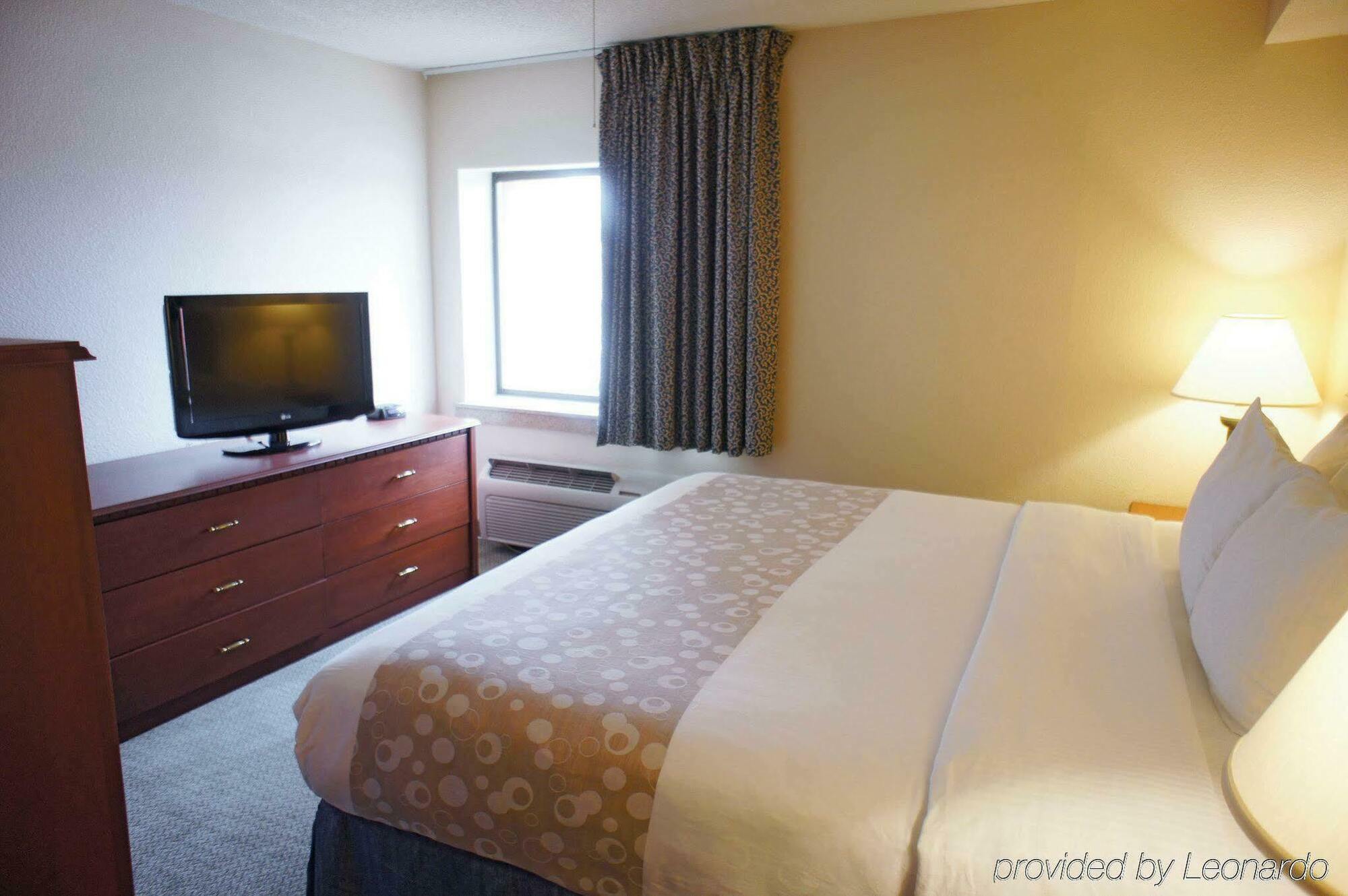 Готель La Quinta By Wyndham Hartford Bradley Airport Вінсор-Локс Екстер'єр фото